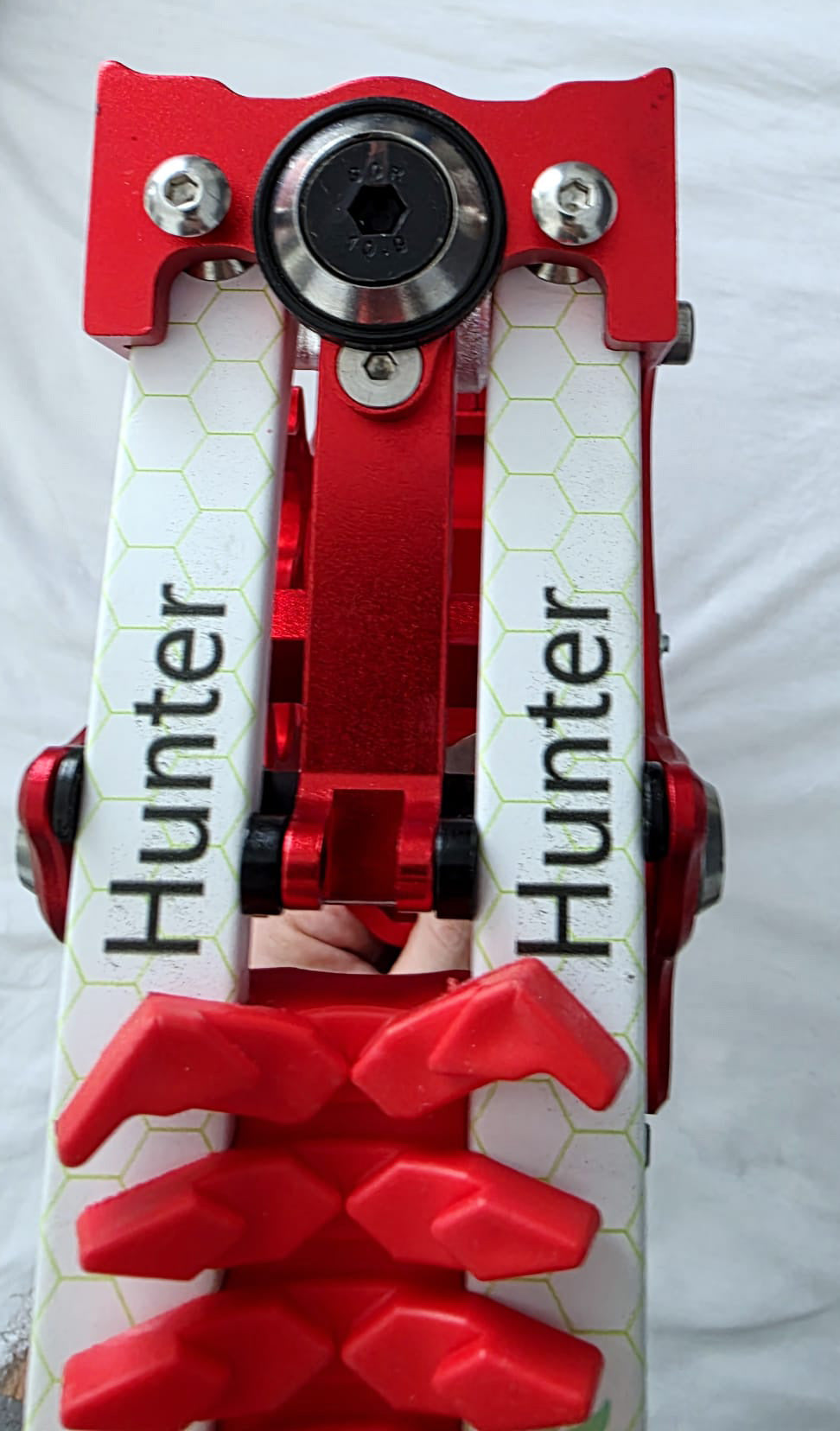 Hunter – Arc compus cu dublă funcționalitate: bile și săgeți